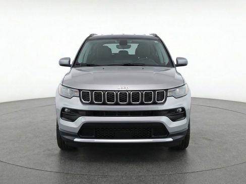 Used 2025 Jeep Compass Limited image 2