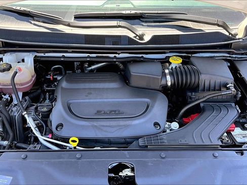 Used 2021 Chrysler Pacifica Limited w/ Premium & Safety Sphere Group AWD/4WD image 10