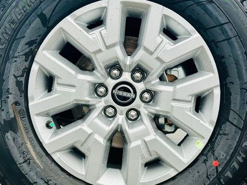 New 2024 Nissan Frontier SV w/ SV Convenience Package image 10