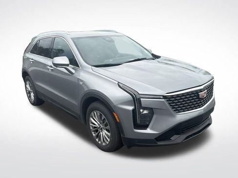 Used 2025 Cadillac XT4 Premium Luxury FWD image 16