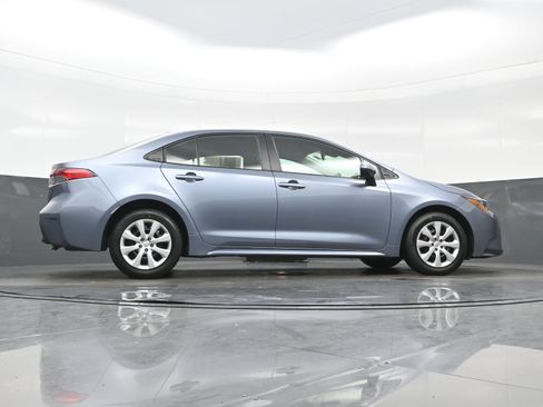 Used 2024 Toyota Corolla LE FWD image 31