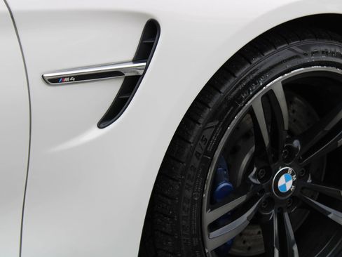 Used 2018 BMW M4 Coupe RWD image 32