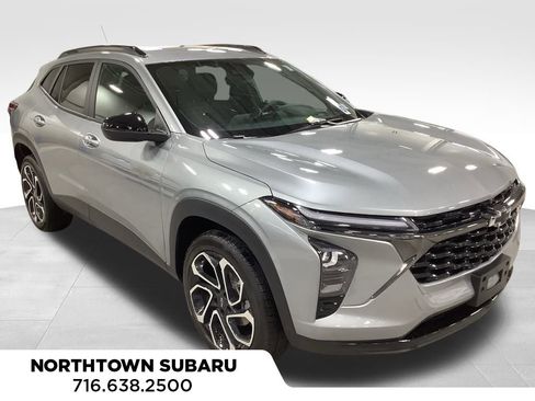 Used 2024 Chevrolet Trax RS image 3