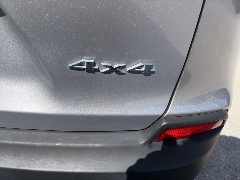 Used 2019 Jeep Cherokee Limited AWD/4WD image 6