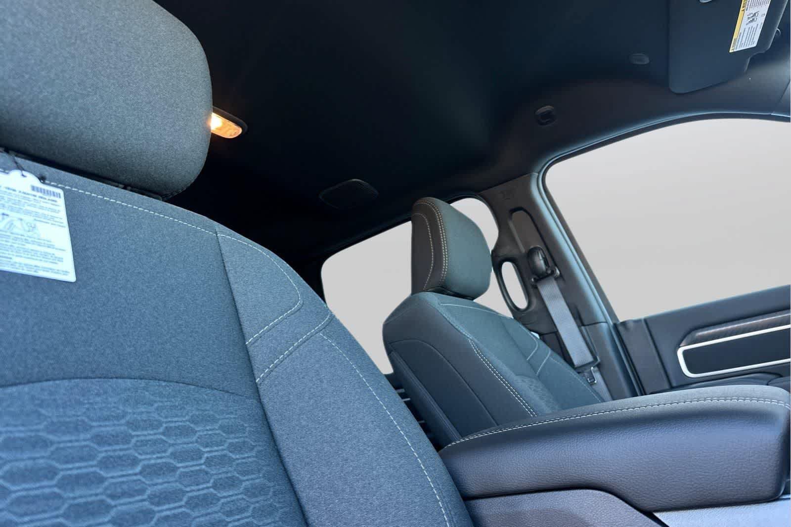 New 2026 RAM 3500 Big Horn AWD/4WD image 17