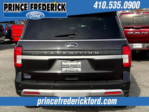 Used 2024 Ford Expedition XLT image 4