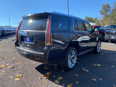 Used 2020 Cadillac Escalade Premium Luxury image 5
