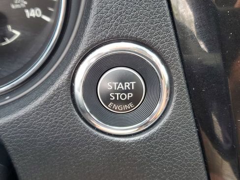 Used 2019 Nissan Rogue SL w/ Premium Package image 24