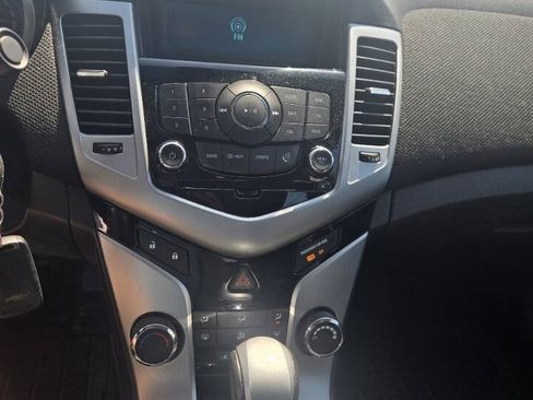 Used 2014 Chevrolet Cruze LT FWD image 10