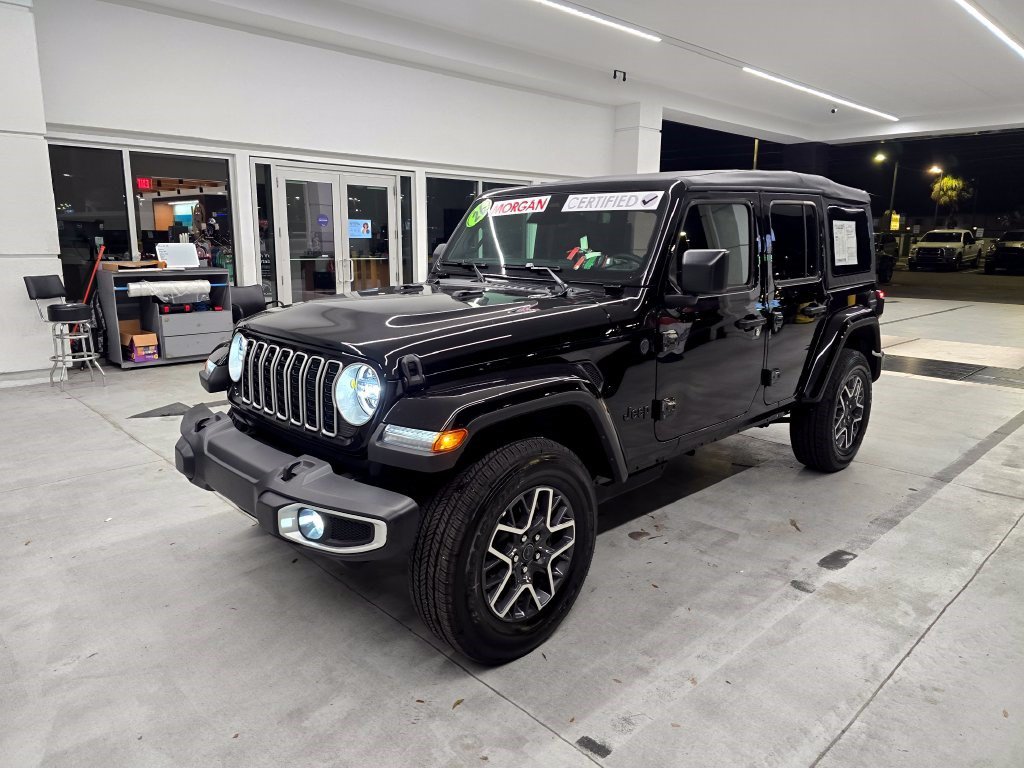 Used 2026 Jeep Wrangler Unlimited Sahara AWD/4WD image 2