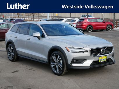 Used 2025 Volvo V60 B5 Cross Country Plus