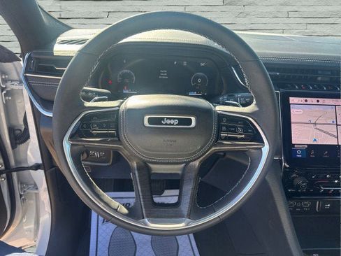 Used 2023 Jeep Grand Cherokee Overland w/ Luxury Tech Group IV image 14