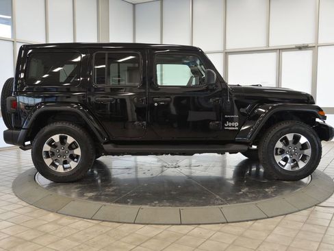 Used 2021 Jeep Wrangler Unlimited Sahara image 9