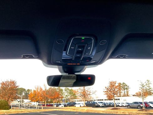 Used 2022 Audi SQ5 Premium image 35