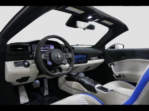 Used 2023 Maserati MC20 Spyder image 33
