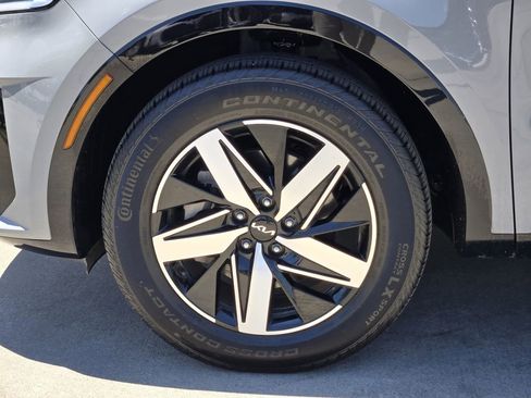 Used 2023 Kia Sorento EX w/ Panoramic Sunroof Package FWD image 17
