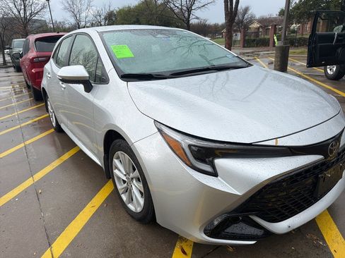 Used 2024 Toyota Corolla SE image 3