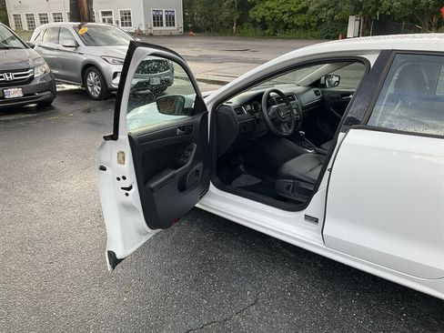 Used 2014 Volkswagen Jetta SE FWD image 16