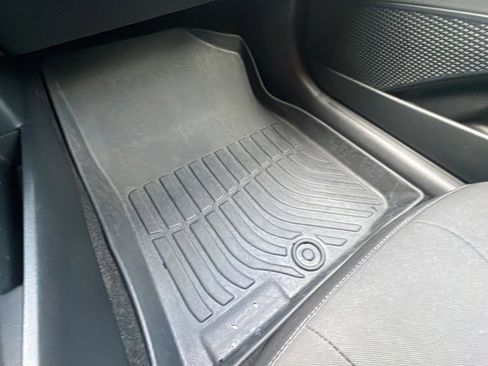 Certified 2024 Hyundai Elantra SEL image 18