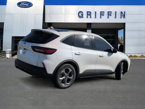 Used 2025 Ford Escape ST-Line w/ Tech Pack #1 FWD image 4
