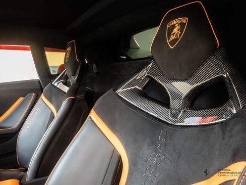 Used 2024 Lamborghini Huracan Tecnica RWD image 13