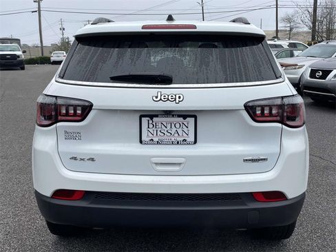 Used 2024 Jeep Compass Latitude image 4