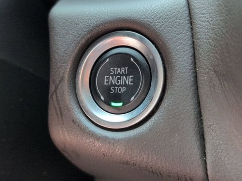 Certified 2024 GMC Yukon SLT w/ SLT Luxury Package image 23