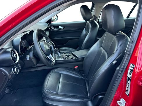 Used 2018 Alfa Romeo Giulia RWD image 9