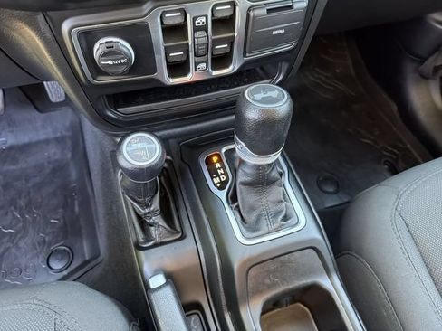 Used 2022 Jeep Wrangler Unlimited Sport AWD/4WD image 22