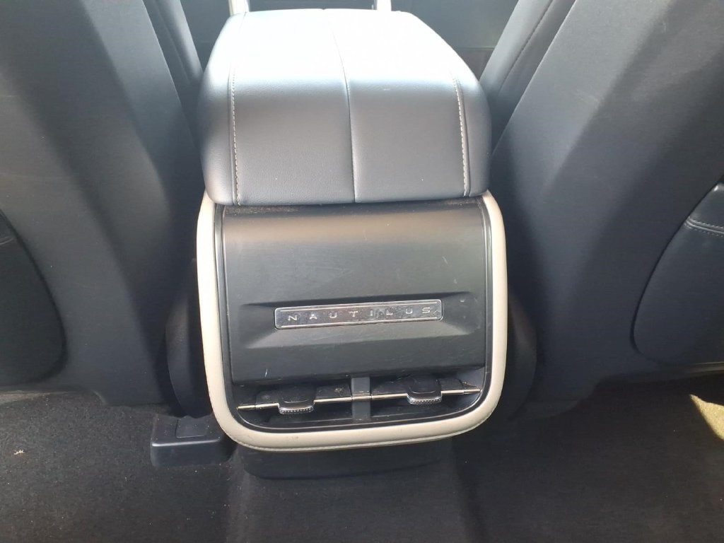 Used 2024 Lincoln Nautilus Reserve AWD/4WD image 15