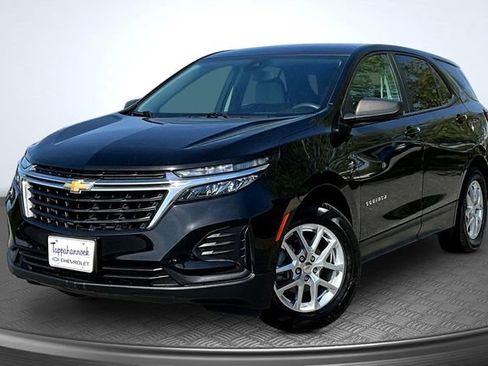 Used 2022 Chevrolet Equinox LS FWD image 1