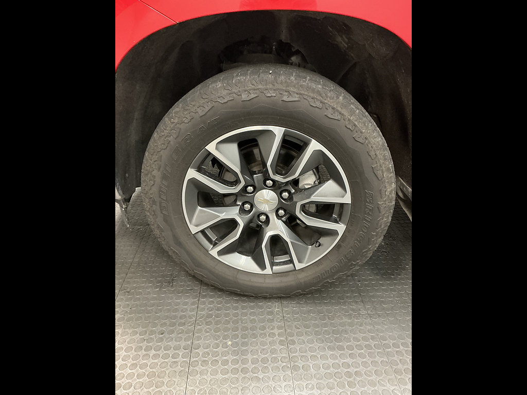 Used 2022 Chevrolet Silverado 1500 LT AWD/4WD image 37