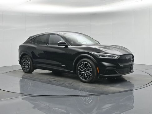 Used 2025 Ford Mustang Mach-E Premium image 31