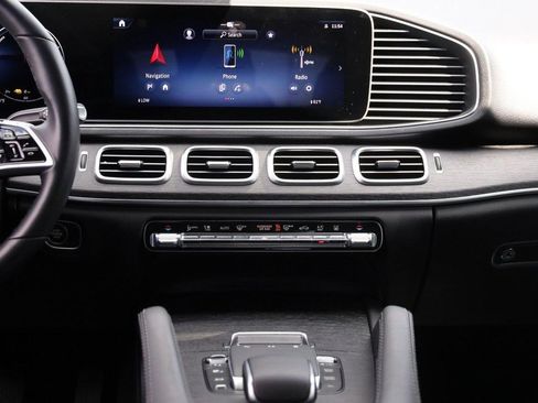 Used 2025 Mercedes-Benz GLE 450e 4MATIC image 28