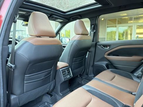 Used 2026 Subaru Forester Touring AWD/4WD image 12