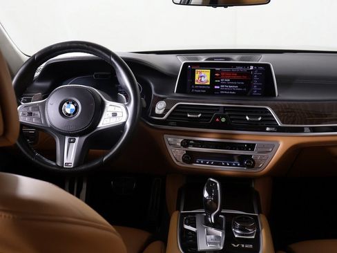 Used 2020 BMW M760i xDrive w/ Luxury Rear Seating Package AWD/4WD image 38