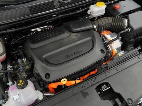 Certified 2024 Chrysler Pacifica Limited image 46