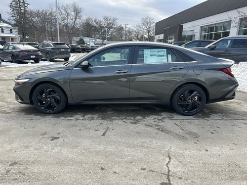 New 2026 Hyundai Elantra SEL Sport Premium image 2