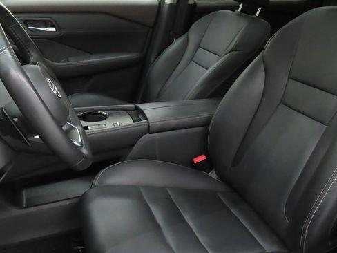 Used 2023 Nissan Rogue SL w/ SL Premium Package image 10