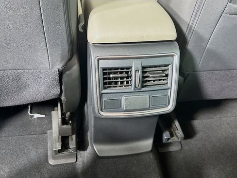 Used 2021 Subaru Forester Premium image 30