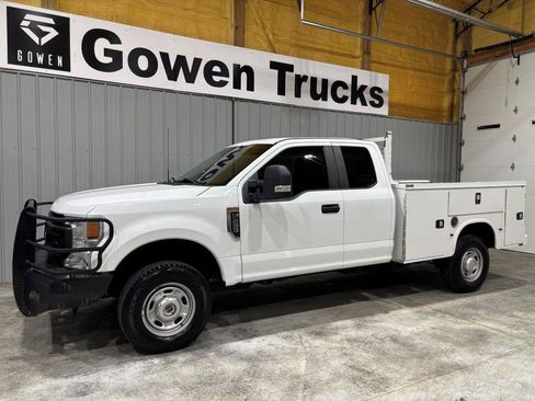 Used 2022 Ford F250 XL w/ Power Equipment Group AWD/4WD image 4