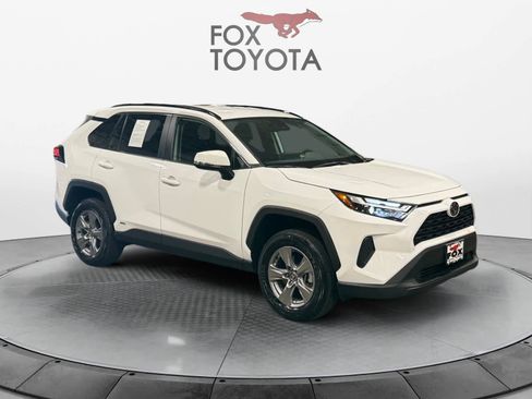 Used 2025 Toyota RAV4 XLE AWD/4WD image 8