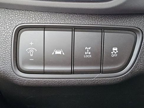 Used 2020 Hyundai Santa Fe SE image 12