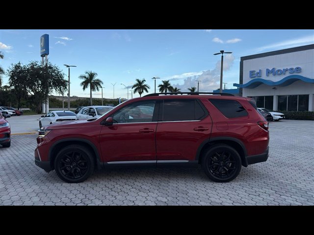 Certified 2025 Honda Pilot Touring image 3