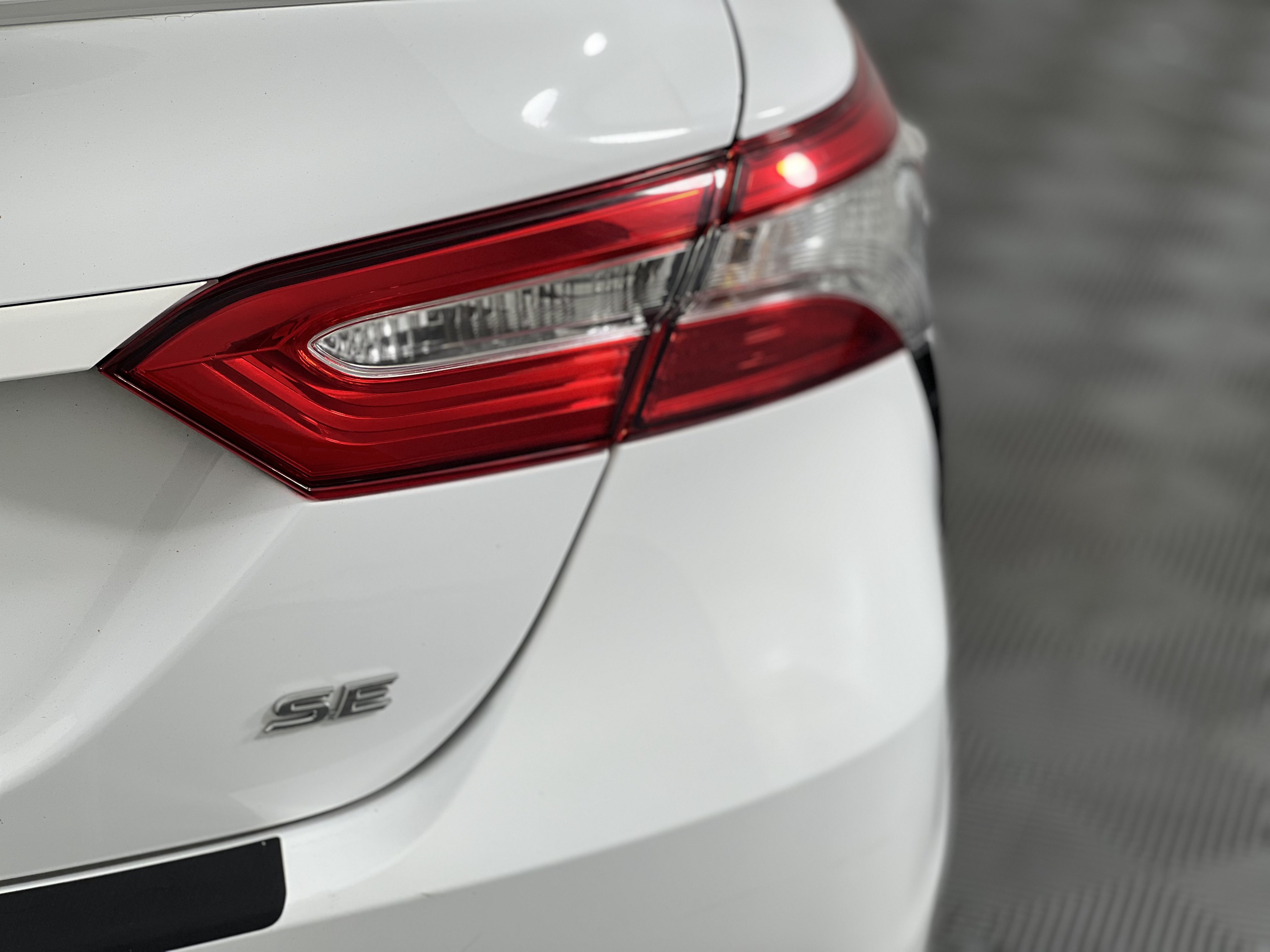 Used 2019 Toyota Camry SE FWD image 12