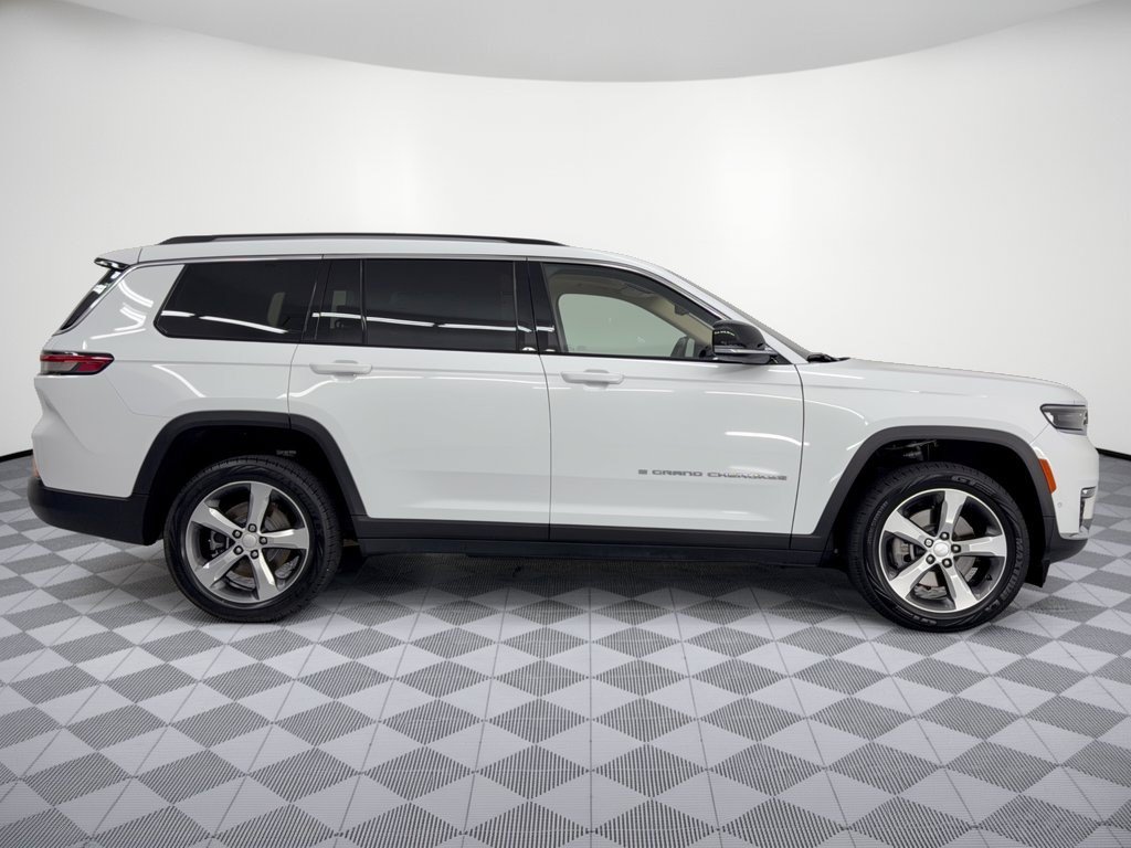 Used 2022 Jeep Grand Cherokee L Limited w/ Luxury Tech Group II RWD image 7