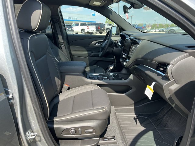 Used 2023 Chevrolet Traverse Premier w/ Redline Edition FWD image 29