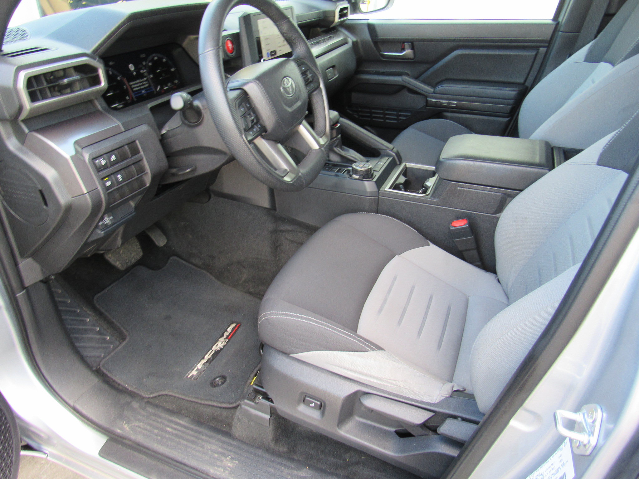 Used 2025 Toyota Tacoma TRD Off-Road AWD/4WD image 14