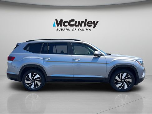 Used 2025 Volkswagen Atlas SE AWD/4WD image 7