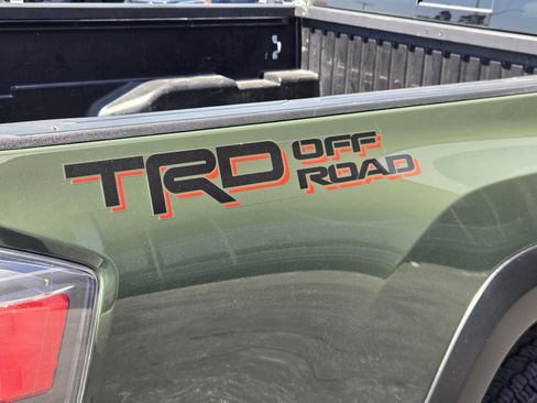 Used 2022 Toyota Tacoma TRD Off-Road w/ Technology Package RWD image 31